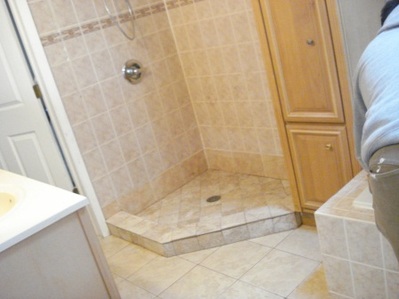 bathroom_287229.JPG